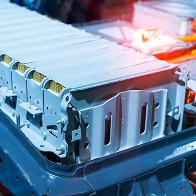 AI算力爆发下UPS电源的技术革新与市场需求